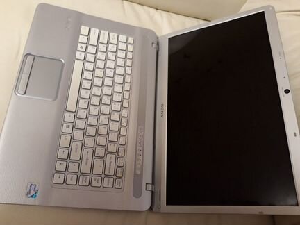 Ноутбук Sony Vaio VGN-NW2ERE