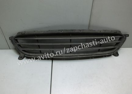 Решетка бампера Hyundai Solaris 2010-нв 86561-1R00