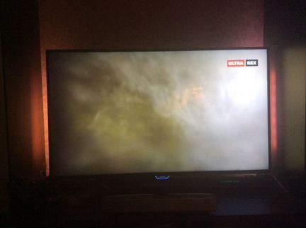 Телевизор Philips 49 (123см) 4K 3D