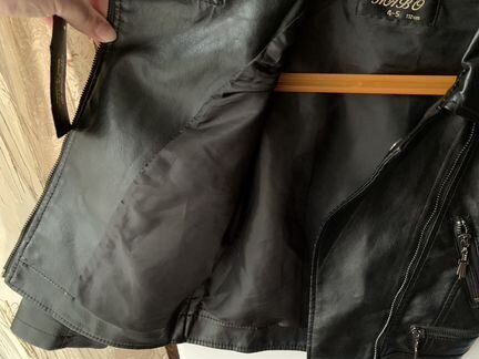 Кожаная куртка на 4-5 лет