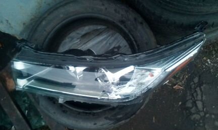 Toyota Highlander III фара левая галоген