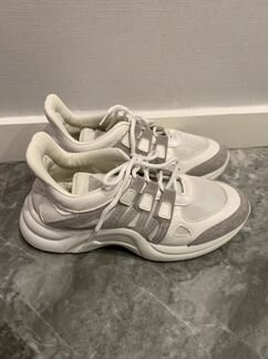 Кроссовки женские