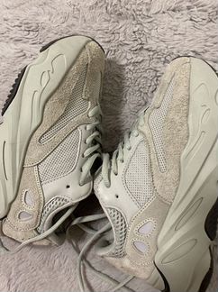 Кроссовки adidas yeezy boost 700