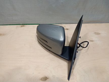 Правое зеркало на Mercedes-Benz W212 E212