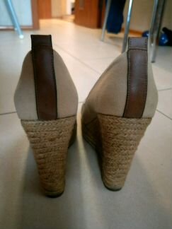 Туфли женские на танкетке