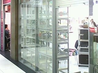 Витрины, зооуголки для содержания животных