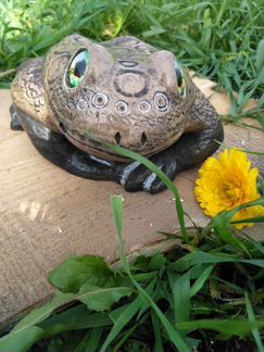 Лягушка из камня