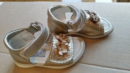 Босоножки для девочки