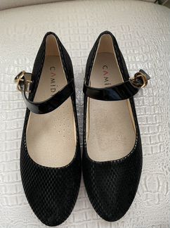 Туфли для девочки 34 размер новые