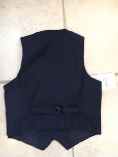 Жилет для мальчика новый, размер 122