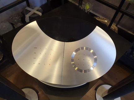 Центр Bang & Olufsen + beolab 6000