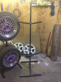 Стойка для хранения колес