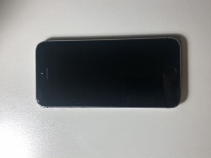 Телефон iPhone Se
