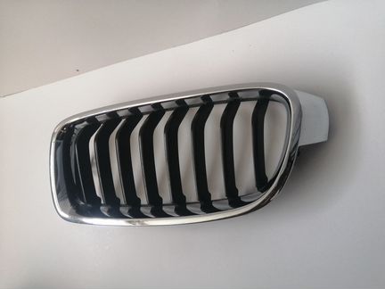 BMW 3 F30 2011-2019 решетка радиатора левая