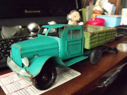 Грузовик жестяной