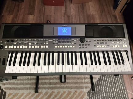 Синтезатор Yamaha PSR-S670