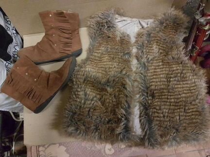 Жилетка меховая и ботинки сапожки