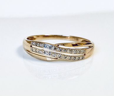Золотое кольцо с бриллиантами
