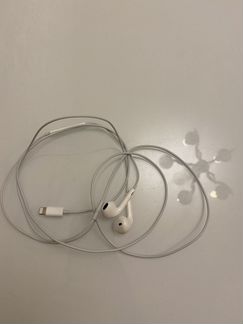 Наушники apple