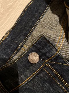 Levis 512