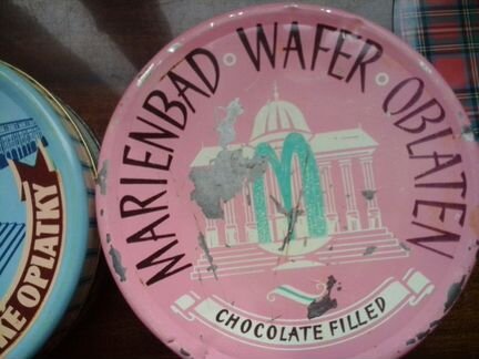 Cтаринные жестяные банки