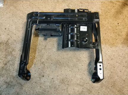 Кронштейн подиум сиденья VW Туарег Audi Q7