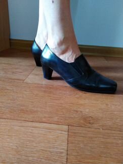 Кожаные туфли Janita 39 р-р