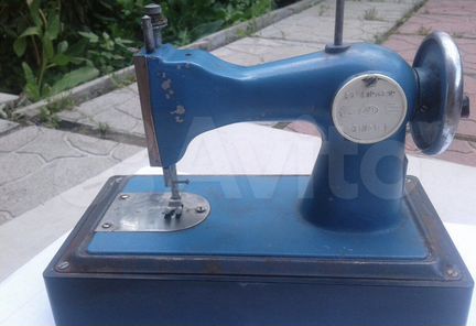 Детская швейная машинка СССР