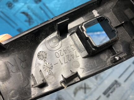 Накладка стеклоподъемника Toyota Camry 70