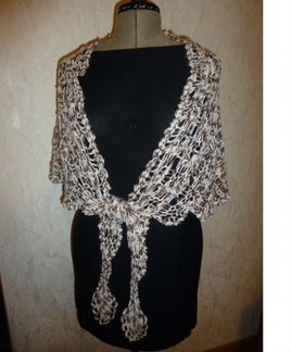 Шаль, связанная крючком