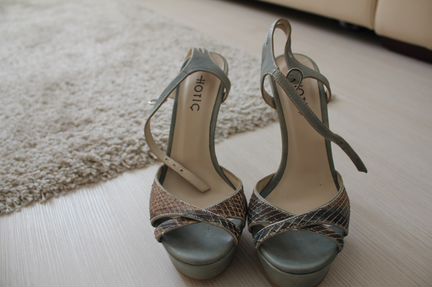 Босоножки Hotic