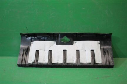 Накладка замка багажника Hyundai Solaris 2010