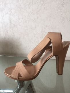 Босоножки новые