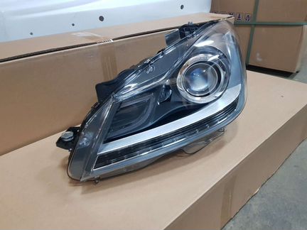 Фара Mercedes W204 Рестайлинг BI ксенон