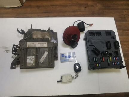 Комплект блоков управления двигателем Peugeot 206