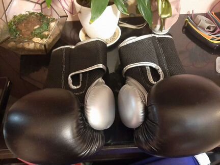 Боксерские перчатки