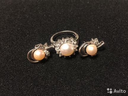 Жемчужный комплект (кольцо + серьги)