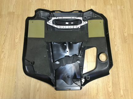 Декоративная крышка двигателя Mercedes A6420102811