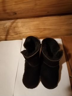 Продаются угги для малыша
