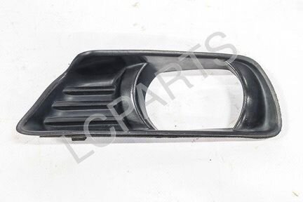 Решетка переднего бампера под птф Toyota Camry