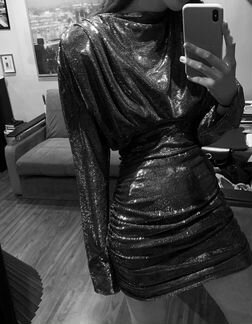 Платье мини с подплечниками (в стиле Balenciaga)