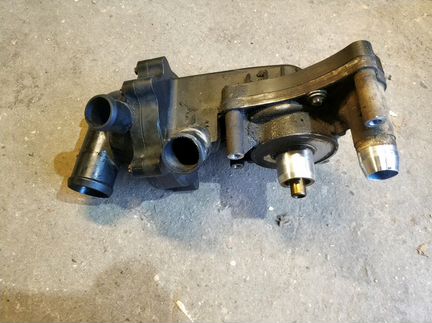 Помпа термостат 4.2 BAR VW Туарег Ауди Q7