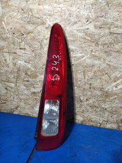 Фонарь задний правый Ford Fusion 2001-2012 хэтчбек