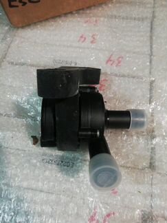 Помпа Cadillac Escalade 3 Hybrid 6.0 2007-2014