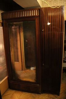 Гардероб старинный