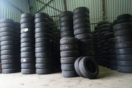 Зимние шины бу R17 215 60 17 Goodyear Vector
