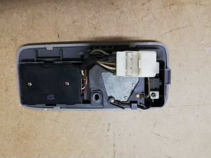 Плафон салона под люк Pontiac Vibe 2002-2007