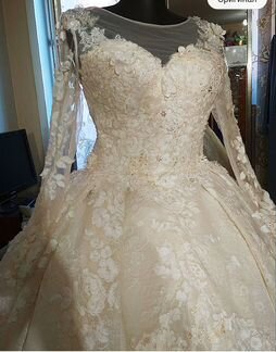 Свадебное платье цвета персик