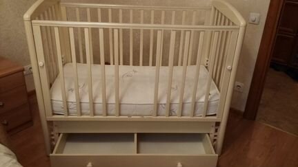 Детская кроватка Гандылян с матрасом и балдахином