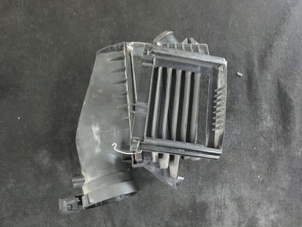 Корпус воздушного фильтра Mercedes 651 двигатель